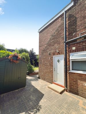 Side elevation- click for photo gallery
